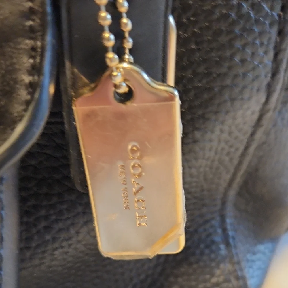 Black Leather Handbag - Picture 8 of 8